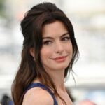 Anne Hathaway & Cillian Murphy Tampil "Menyala" di Versace