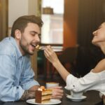 Kenali 5 Tanda Love Bombing, Waspada Hubungan Tidak Sehat!