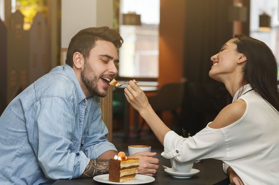 Kenali 5 Tanda Love Bombing, Waspada Hubungan Tidak Sehat!