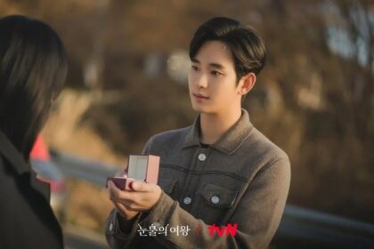 Intip Sepatu & Cincin 'Bukti Cinta' Kim So Hyun ke Kim Ji Won