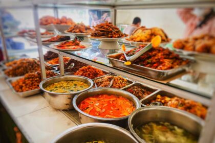 Tips Pilih Menu Makan di Warteg saat Diet, BB Tetap Turun!