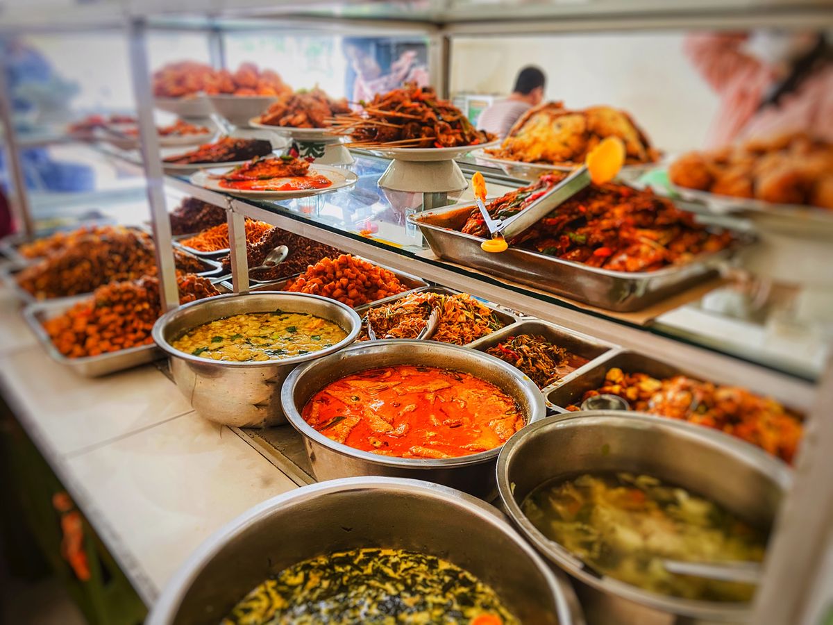 Tips Pilih Menu Makan di Warteg saat Diet, BB Tetap Turun!