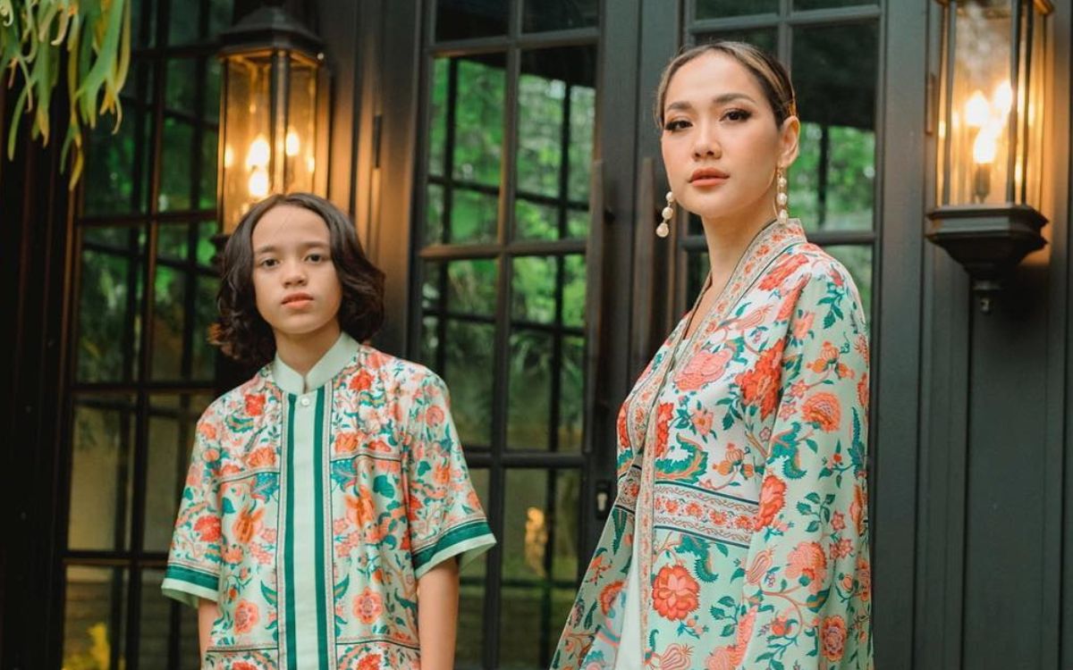 5 Inspirasi OOTD Unik Lebaran Seleb, Nyaman Buat Silaturahmi!