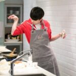 Deretan Idol K-Pop Pria yang Jago Masak, Siapa Saja?
