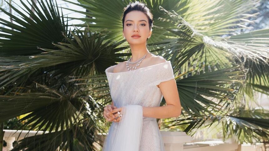 2 Gaya Raline Shah di Cannes Film Festival 2024, Tampil Elegan!