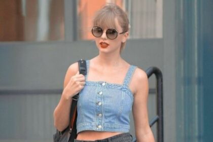 3 Gaya Skort ala Taylor Swift, Nyaman saat Cuaca Panas