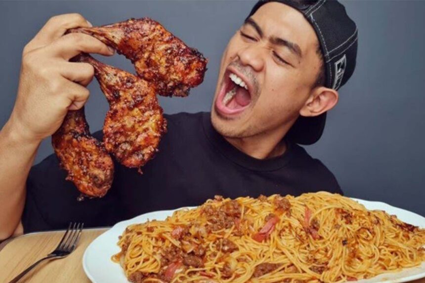 Alasan YouTuber Mukbang Kuat Makan Banyak Tanpa Gemuk