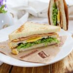 Cara Potong Sandwich Bentuk 'Y' Agar Sama Besar