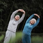 5 Olahraga Cocok untuk Usia 50-an, Ringan dan Menyehatkan!