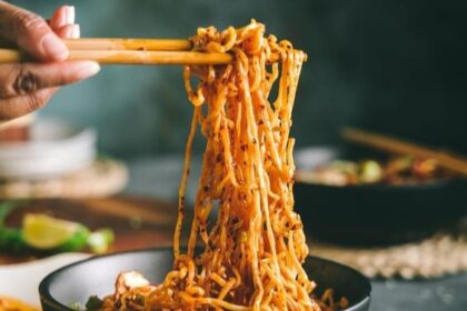 5 Dampak Konsumsi Makanan Pedas saat Perut Kosong