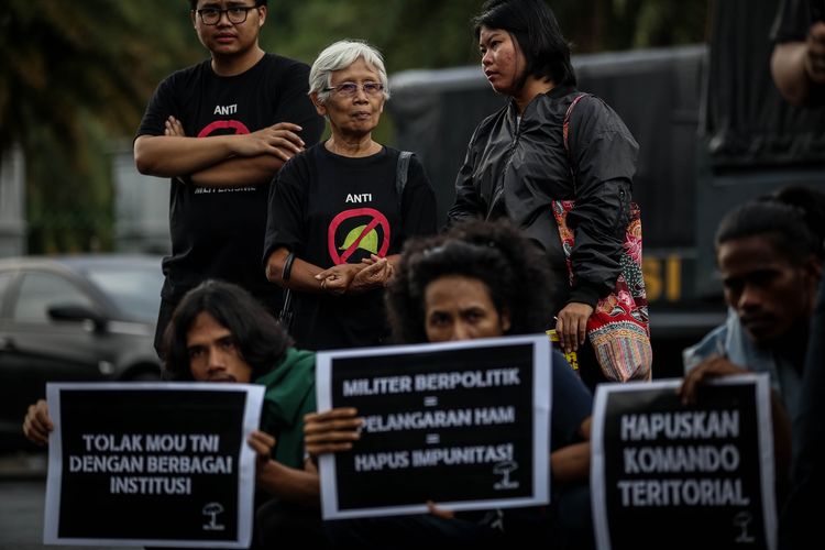 7 Warna Jadi Simbol Perjuangan di Berbagai Aksi Massa