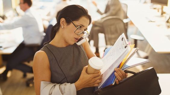 5 Zodiak Paling Workaholic, Jatah Cutinya Paling Awet!