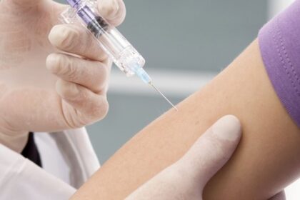 Alasan Wajib Vaksin Meningitis Sebelum Haji dan Umrah