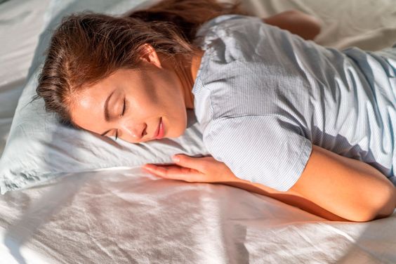 3 Posisi Tidur Terbaik untuk Menambah Tinggi Badan