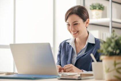 5 Zodiak yang Terkenal sebagai Karyawan Rajin dan Produktif!