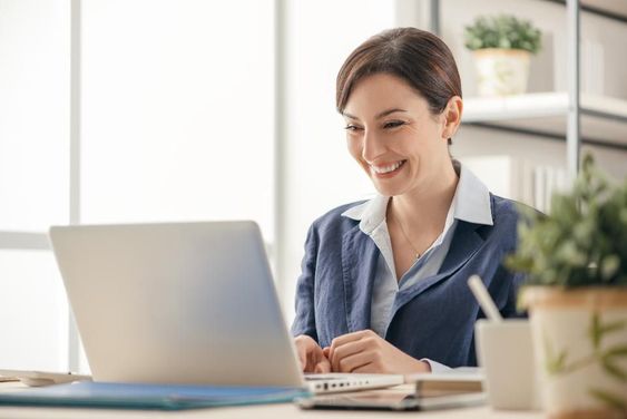 5 Zodiak yang Terkenal sebagai Karyawan Rajin dan Produktif!