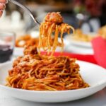 Cara Makan Spaghetti yang Benar Ala Orang Italia