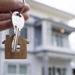 Kelebihan dan Kekurangan Membeli Rumah atau Apartemen