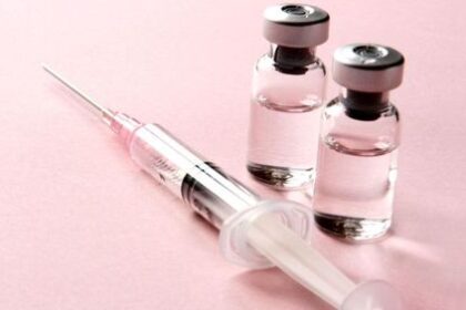 Vaksin Covid-19 AstraZeneca Picu Efek Samping TTS