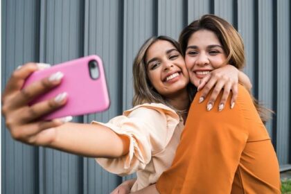 Mengenal Kepribadian Orang Lewat Foto Profil di Media Sosial