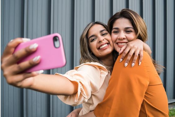Mengenal Kepribadian Orang Lewat Foto Profil di Media Sosial