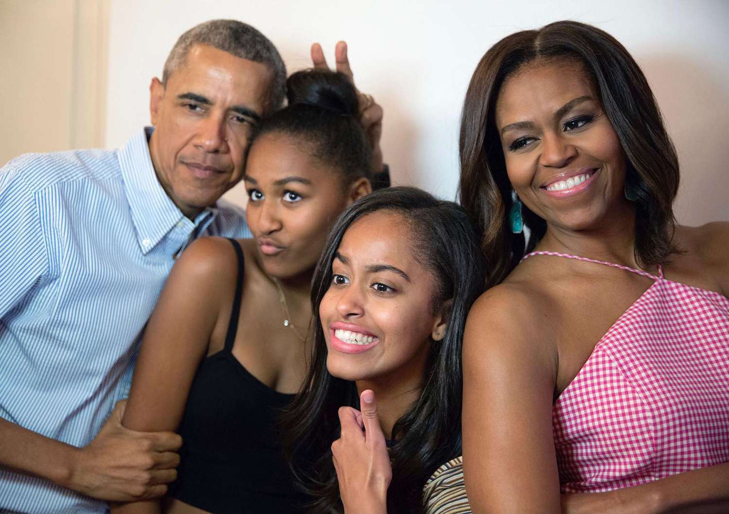 Cara Barack & Michelle Obama Ajarkan Body Positivity Putrinya