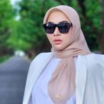 Gaya Bumil Ala Syahrini, 'Sembunyikan' Perut dengan Tas Hermes