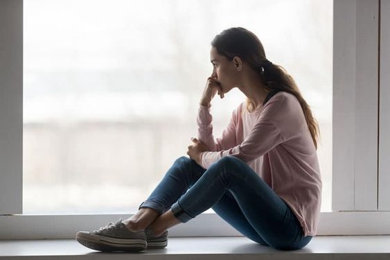 5 Zodiak Paling Susah Lupain Mantan, Galaunya Berkepanjangan!