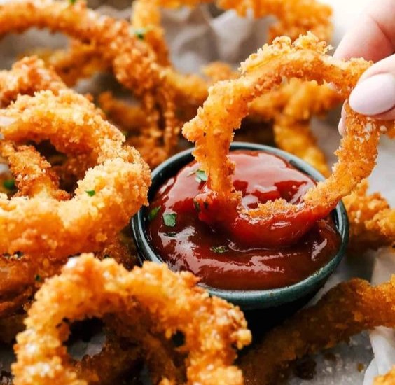 5 Alasan Onion Rings Buatan Restoran Jauh Lebih Enak