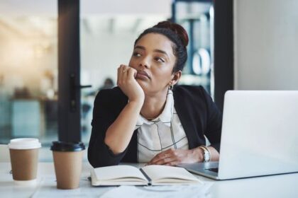 Tips Menghadapi Bos Micromanaging, Yuk Catat!