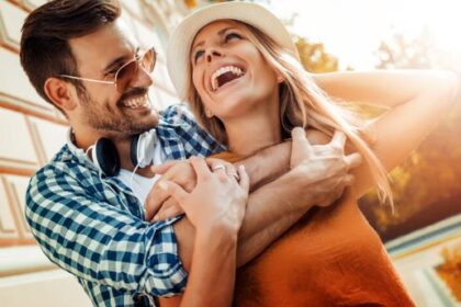 5 Tanda Kamu Terkena "Love Bombing" saat PDKT