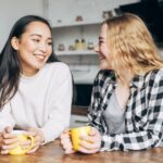 5 Zodiak Terkenal Open Minded, Gak Suka Asal Judging!