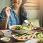 Tips Pola Makan dan Ngemil di Kantor Agar Tak Gendut
