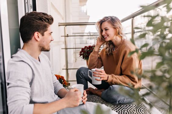 4 Zodiak Butuh Pasangan Jadi Pendengar yang Baik