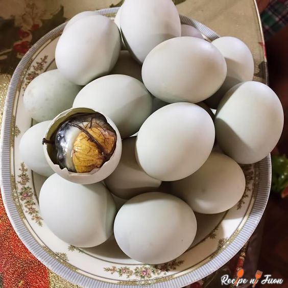 Mengenal 'Balut' Makanan Ekstrim dari Filipina yang Kaya Manfaat!