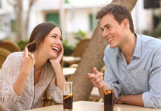 4 Zodiak Cocok Jadi Pasangannya Gemini, Sama-sama Friendly!