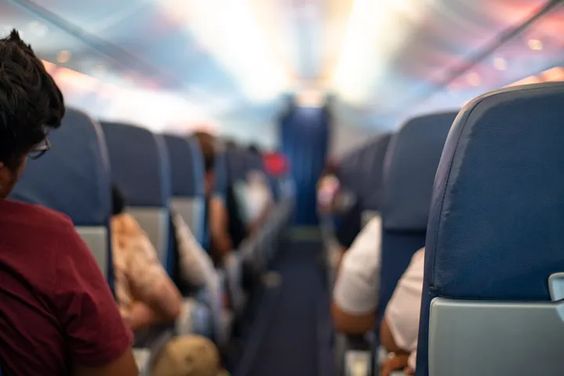 Tips untuk Penumpang Saat Pesawat Mengalami Turbulensi