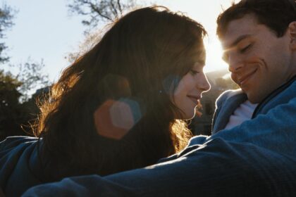 8 Rekomendasi Film Kisah Cinta Gagal Move On, Bikin Gregetan!