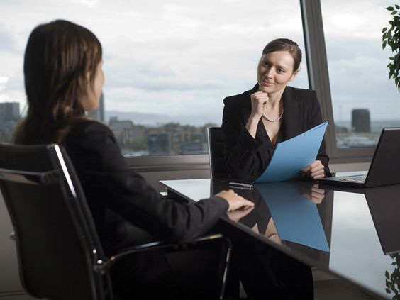 7 Cara Membuat HR Terkesan Saat Wawancara Kerja, Yuk Catat!