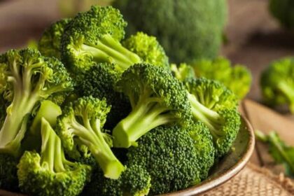 Cara Memasak Brokoli yang Benar, Jangan Buang Batangnya!
