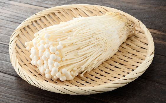 5 Manfaat Jamur Enoki untuk Tubuh dan Tips Mengolahnya