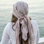 Headscarf Jadi Tren Musim Ini, Begini Mix & Match Para Artis!