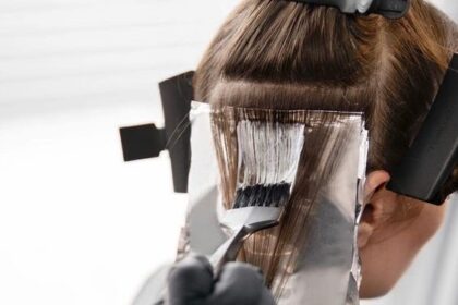 5 Warna Rambut Membuat Kulit Terlihat Lebih Cerah, Yuk Catat!
