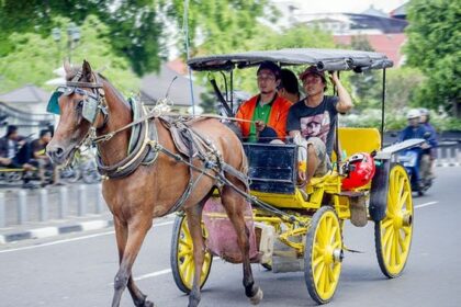 Daftar Moda Transportasi Umum Paling Unik di Dunia, Ada Andong!