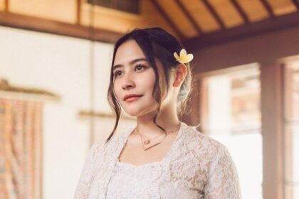 4 Kain Tradisional Cocok untuk Padu Padan Kebayamu!