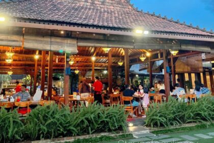 Rekomendasi Restoran Rumah Joglo di Bandung, Yuk Catat!