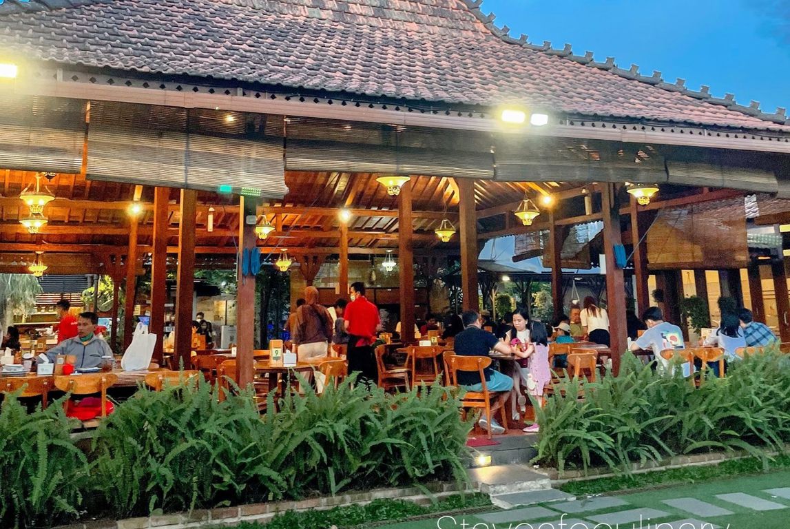 Rekomendasi Restoran Rumah Joglo di Bandung, Yuk Catat!