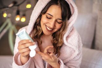 4 Alasan Pentingnya Memberi Jeda Waktu Saat Memakai Skincare