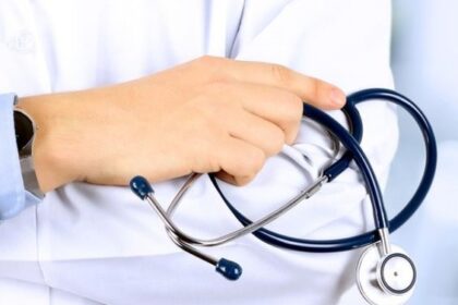 Perbedaan Makna Gelar Doktor dan Dokter, Jangan Salah!