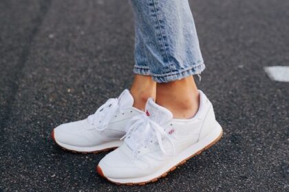5 Jenis Sepatu yang Perlu Kamu Pikirkan Ulang Sebelum Beli